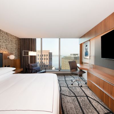 Pelican Inn & Suites